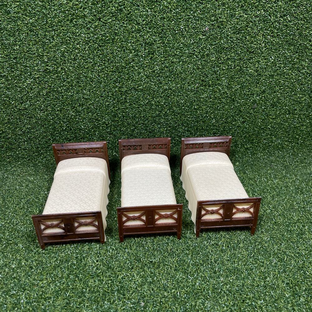 Vintage Lot of 3 Renwal Plastic Miniature Bed Dollhouse Furniture